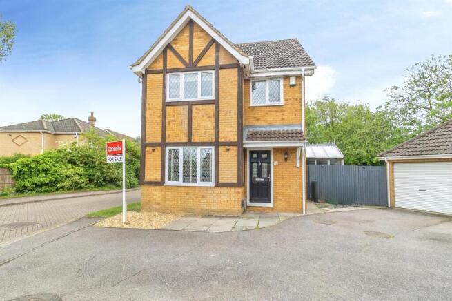 3 bed property, in Bedford Road, £400,000