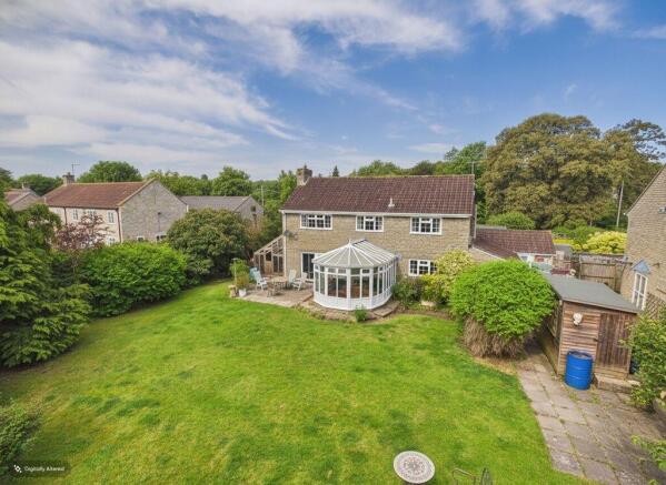 4 bed property, in Northover, £625,000
