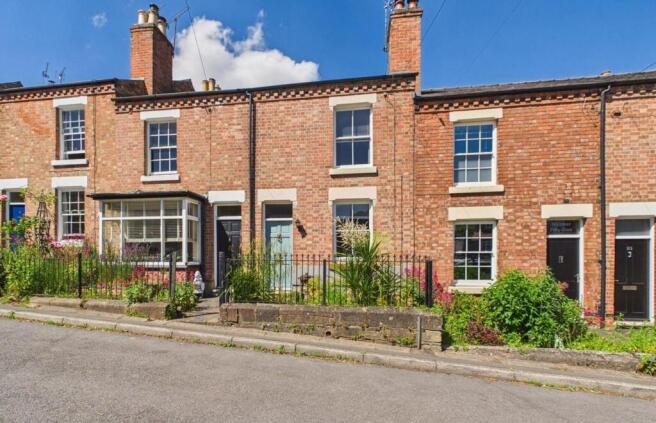 2 bed property, in Mileash Lane, £289,950