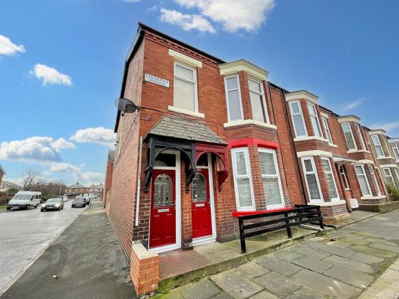 2 bed property, in Coleridge Avenue, £88,500