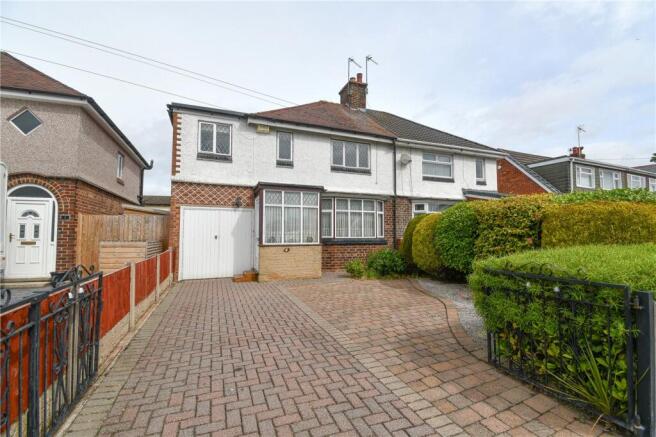 3 bed property, in Loxdale Drive, £215,000