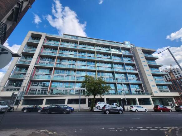 1 bed property, in Huntingdon Street, £100,000