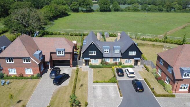 3 bed property, in Bridle Close, £950,000