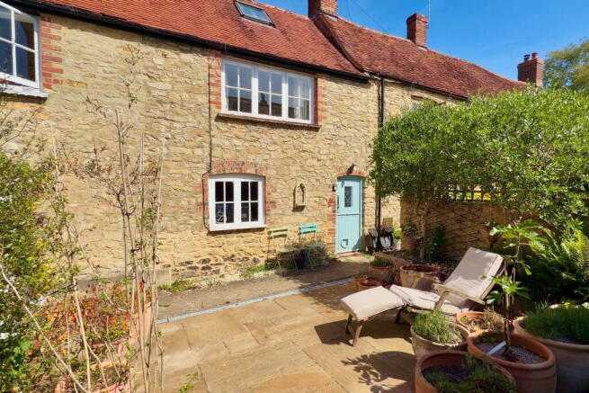 1 bed property, in Pegswell Lane, £299,950