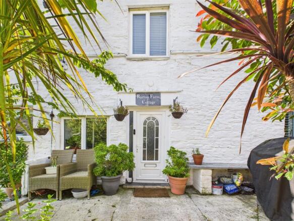 4 bed property, in Delabole, £300,000