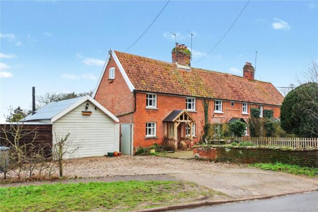 3 bed property, in The Street, £425,000