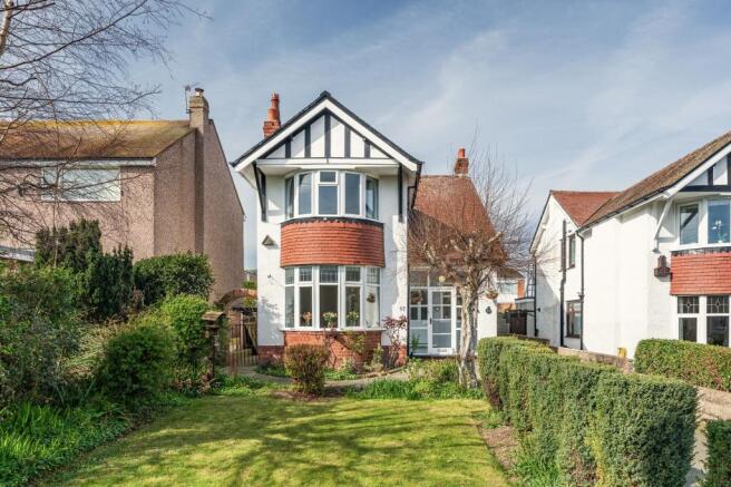 4 bed property, in Penrhyn Bay, £450,000