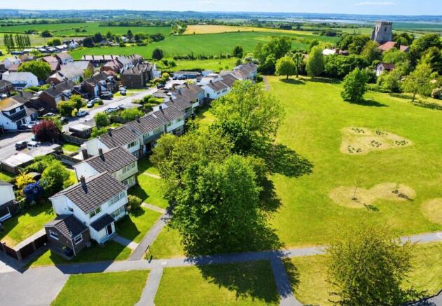 4 bed property, in Village Green, £440,000