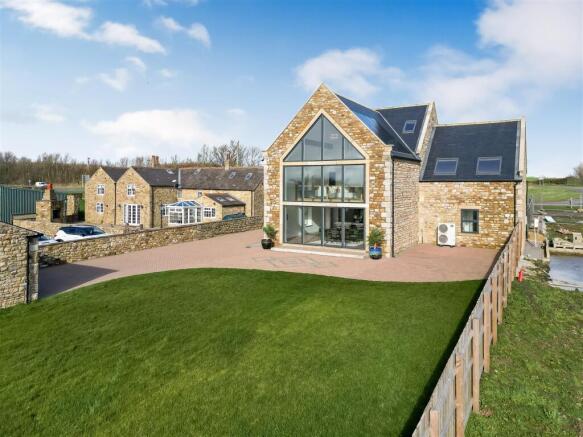 5 bed property, in Kings Head Cottages, £795,000
