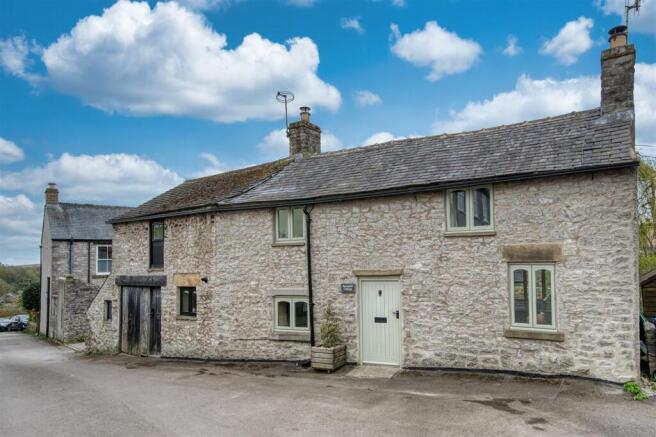 3 bed property, in Alma Road, £425,000