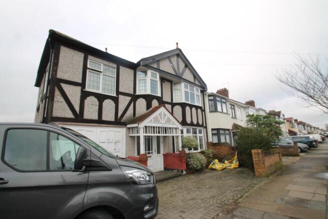 4 bed property, in Ardwell Avenue, £538,950