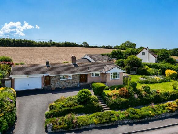 3 bed property, in St Helens, £475,000