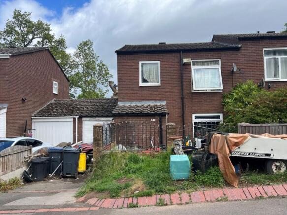 3 bed property, in 42 Wide Acres, £69,000