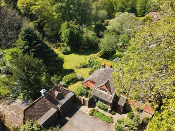 3 bed property, in Grayshott, £1,200,000