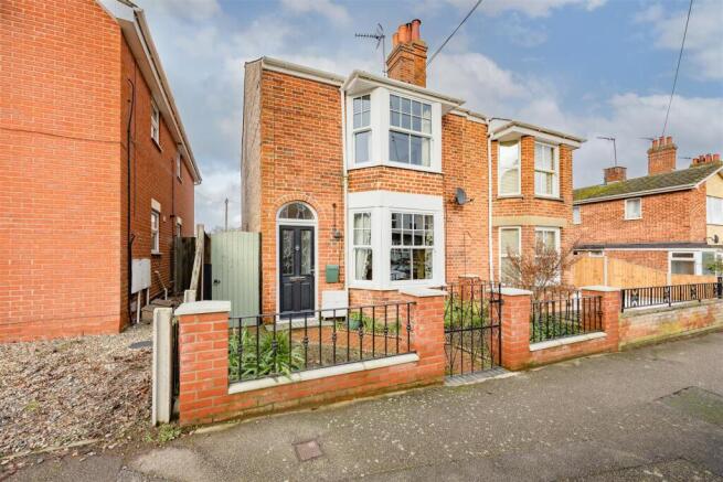 3 bed property, in Fredericks Road, £340,000