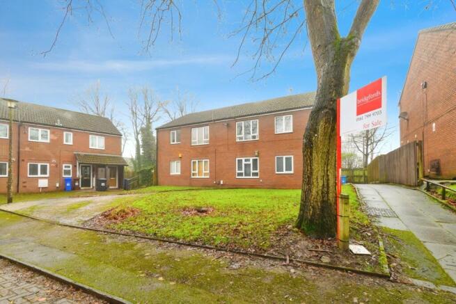 2 bed property, in Athens Drive, £125,000