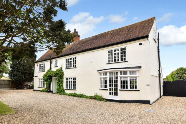 5 bed property, in Stonehall, £675,000