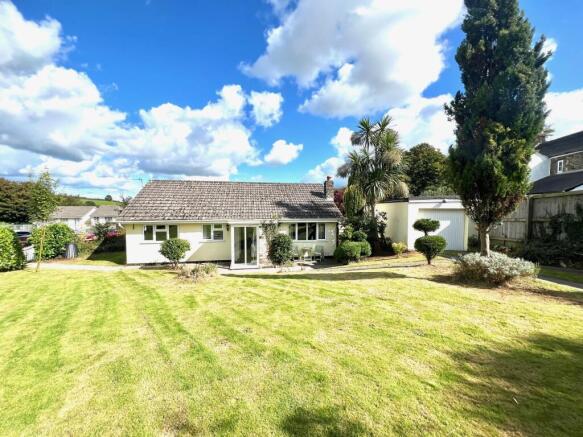3 bed property, in Lowertown Close, £360,000