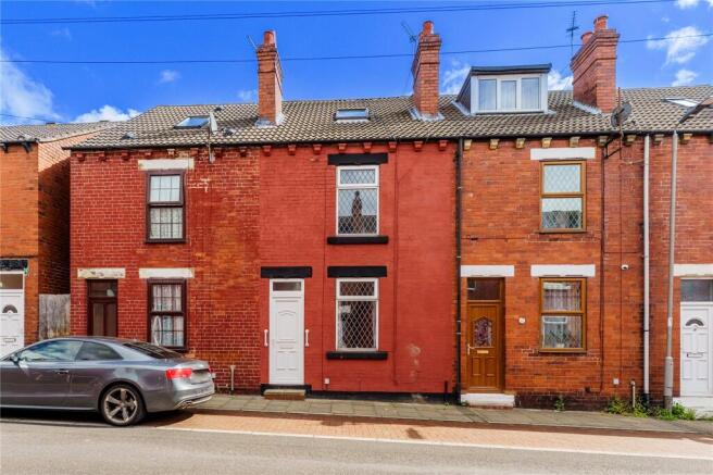 3 bed property, in West Street, £115,000