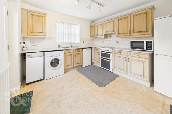 3 bed property, in Millers Drive, £265,000