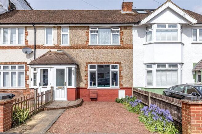 2 bed property, in Hart Road, £425,000