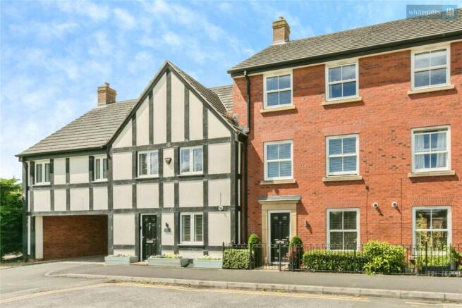 4 bed property, in St. Annes Lane, £400,000