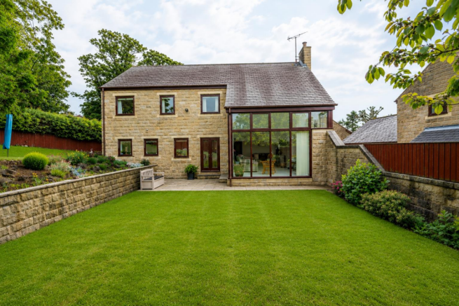 5 bed property, in Lumby Garth, £799,999