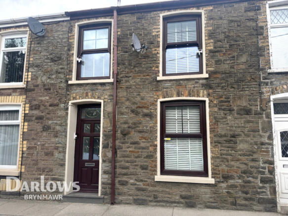 2 bed property, in Glyn Terrace, £170,000