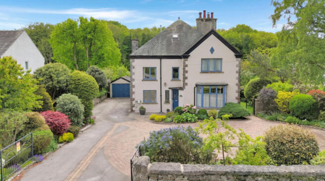 5 bed property, in Redhills Road, £825,000