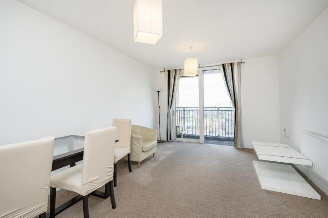 2 bed property, in Raddon Tower, £450,000