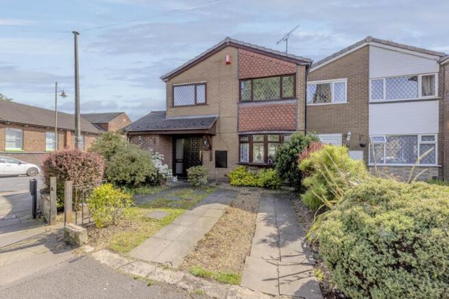 3 bed property, in Garden Street, £235,000