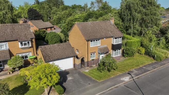 4 bed property, in Pitsford Drive, £375,000