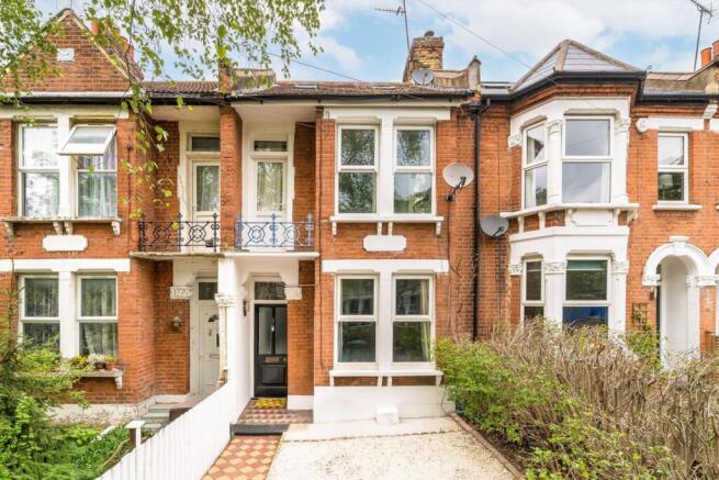 5 bed property, in Nadine Street, £750,000
