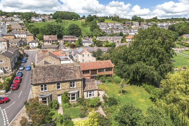5 bed property, in Wellington Place, £775,000