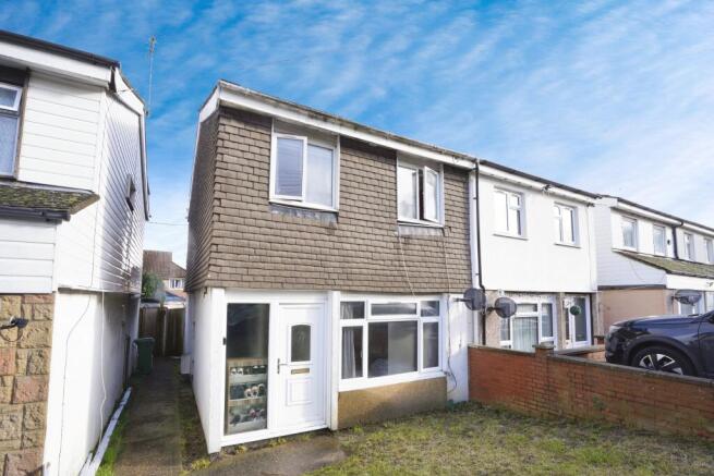 3 bed property, in Hockwell Ring, £290,000