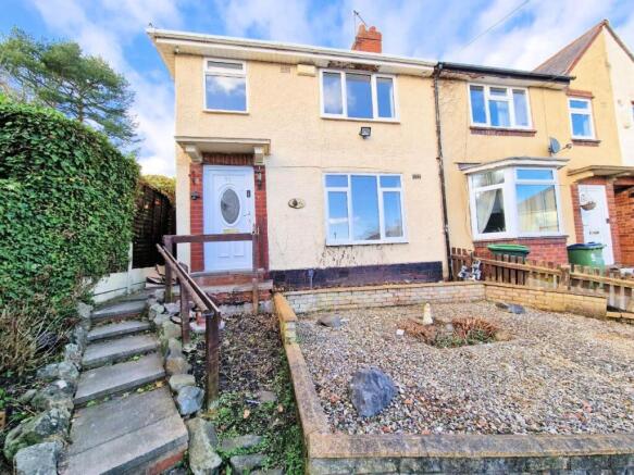 3 bed property, in Stanhope Road, £230,000