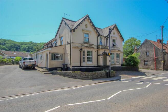 2 bed property, in West Street, £189,950