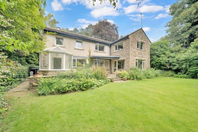 5 bed property, in Overdale Croft, £699,000