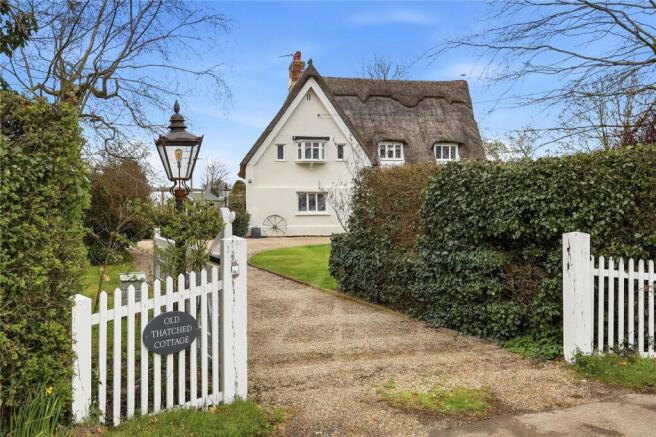 4 bed property, in Manse Lane, £695,000