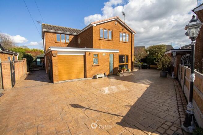 4 bed property, in Goodison Boulevard, £385,000
