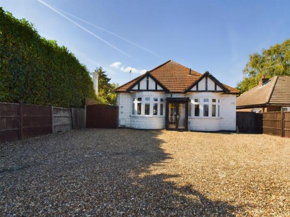 3 bed property, in Coppermill Road, £850,000