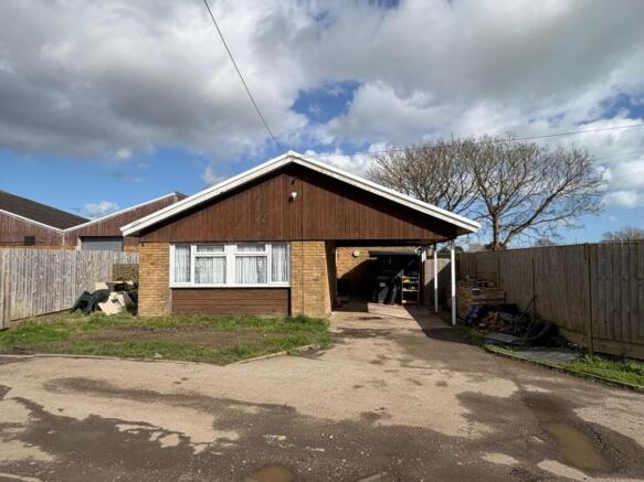 3 bed property, in Pavilion Bungalow, £300,000