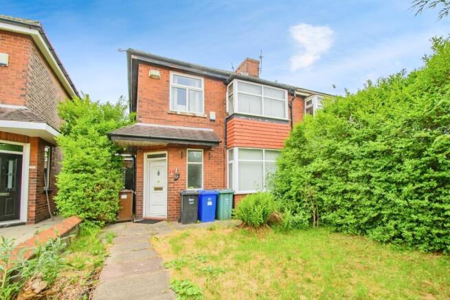 3 bed property, in Manchester Road, £285,000