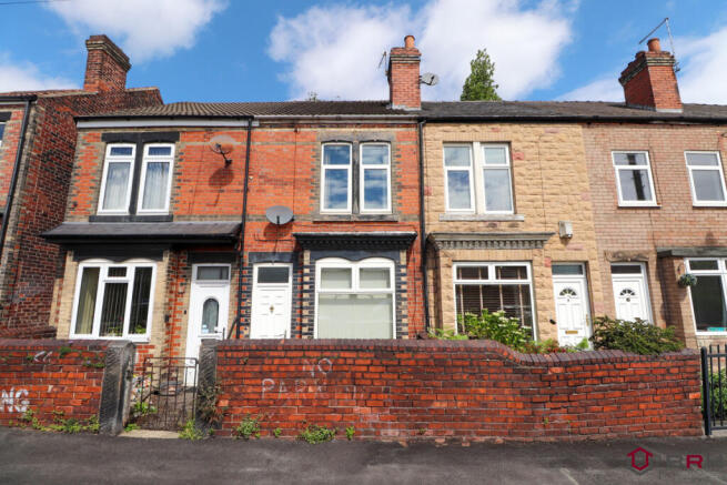 2 bed property, in Carlton Avenue, £109,995