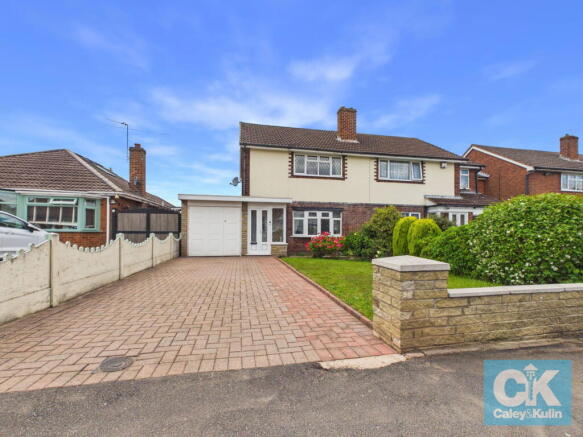 3 bed property, in Love Lane, £270,000
