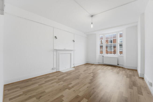 1 bed property, in Ralph Court, £399,000