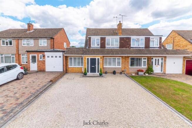 4 bed property, in Fleming Way, £550,000