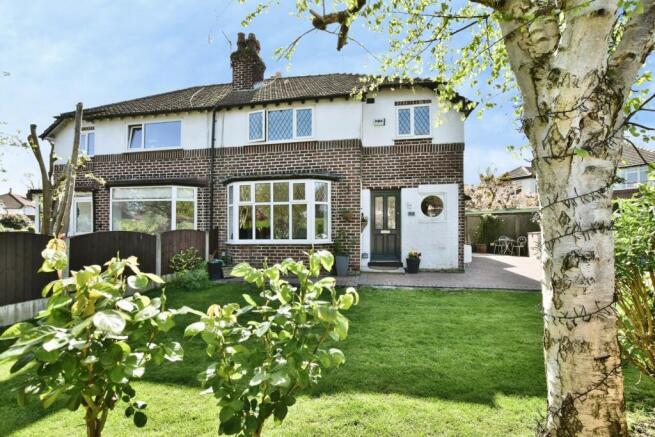 3 bed property, in Malpas Drive, £490,000