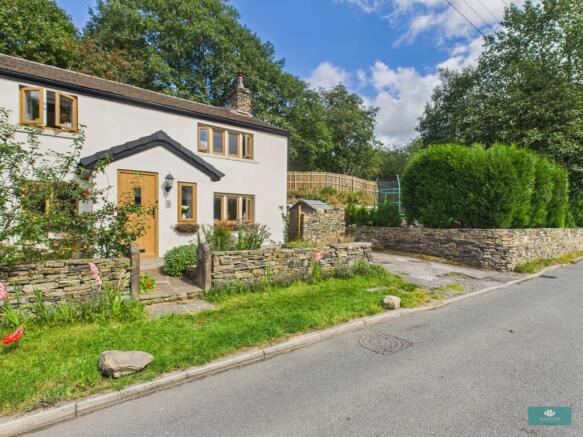 3 bed property, in Crowley Lane, £385,000
