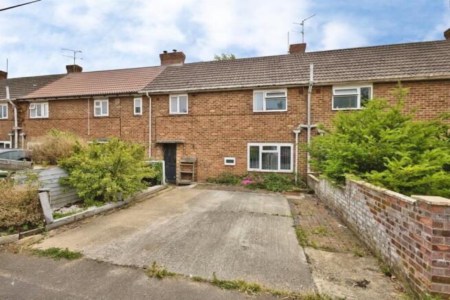 3 bed property, in Tellis Cross, £180,000